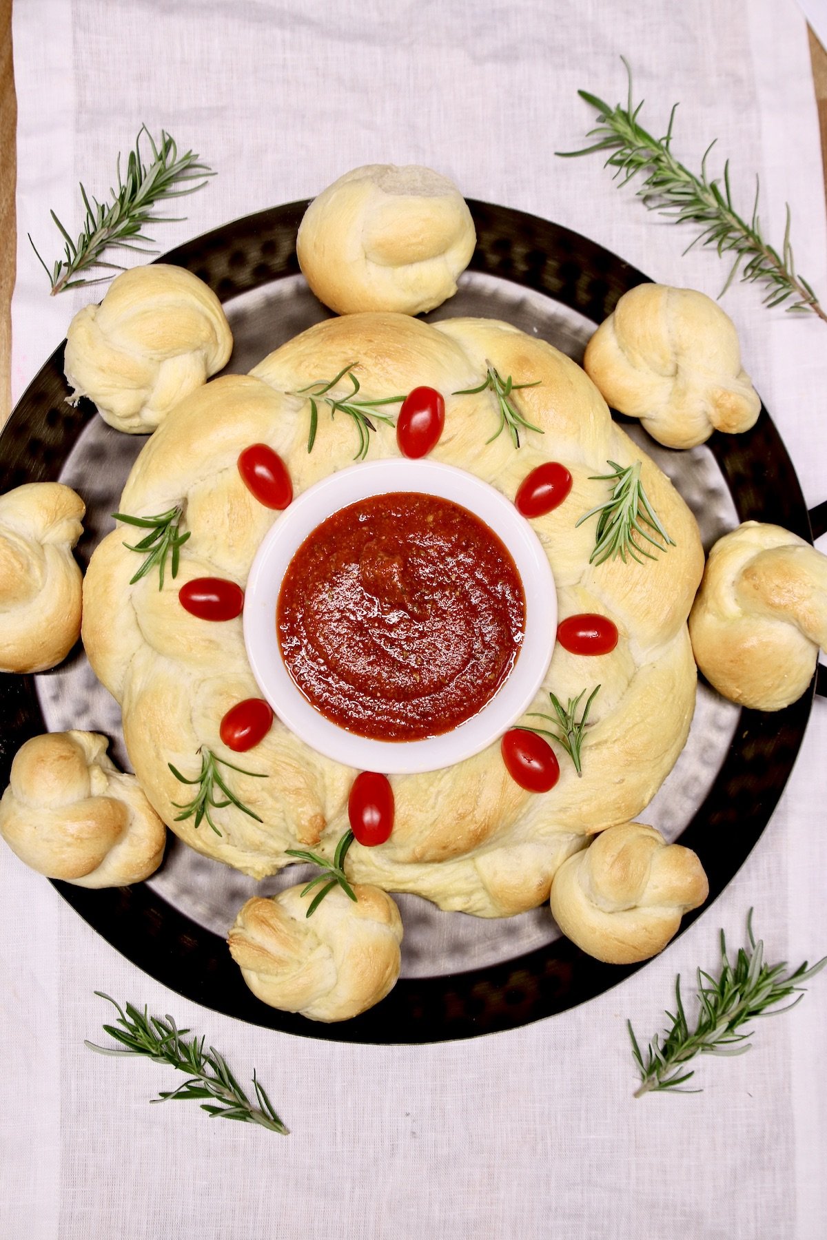 holiday bread wreath with marinara dipping sauce