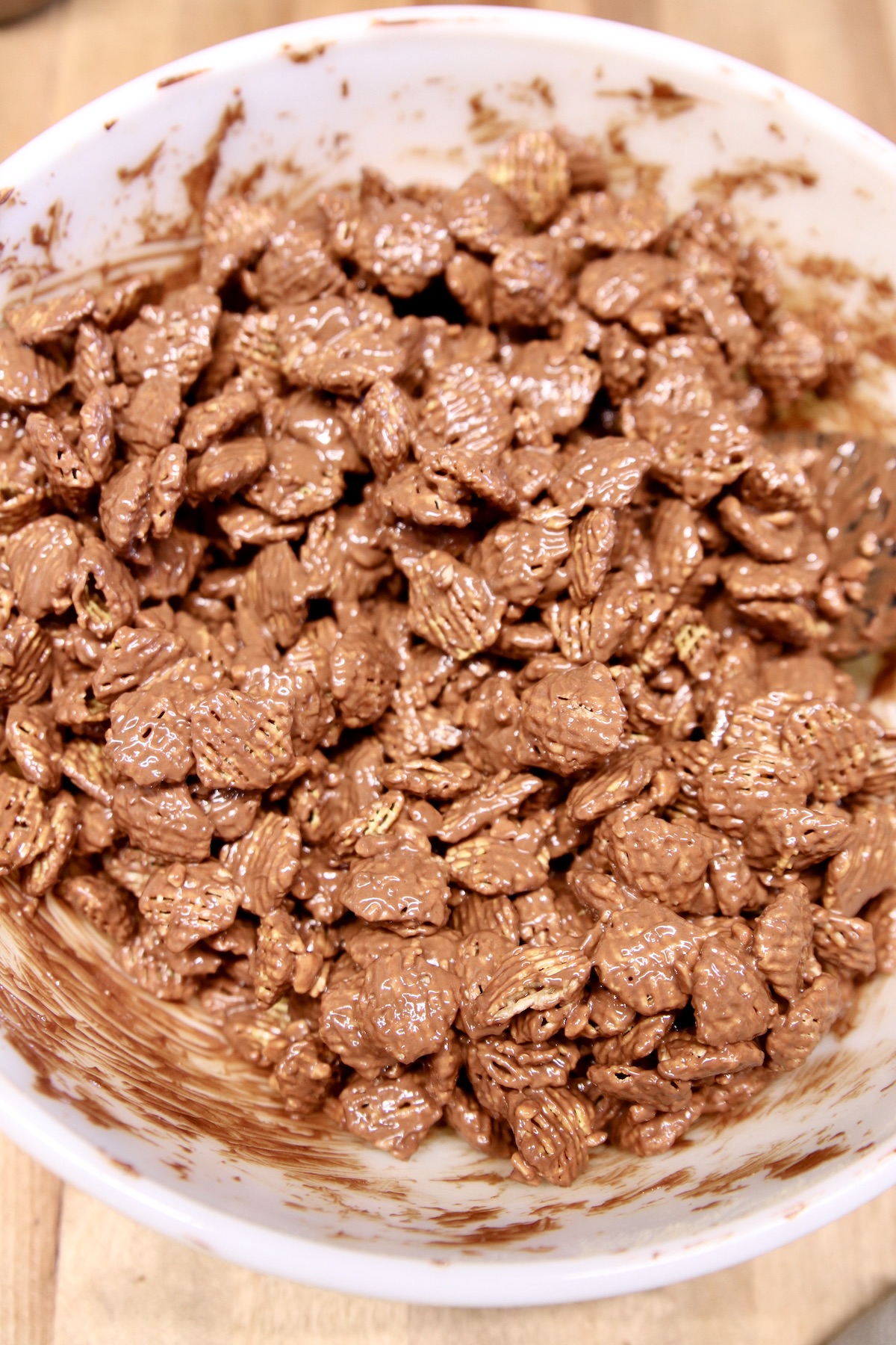 chocolate and peanut butter cereal mix