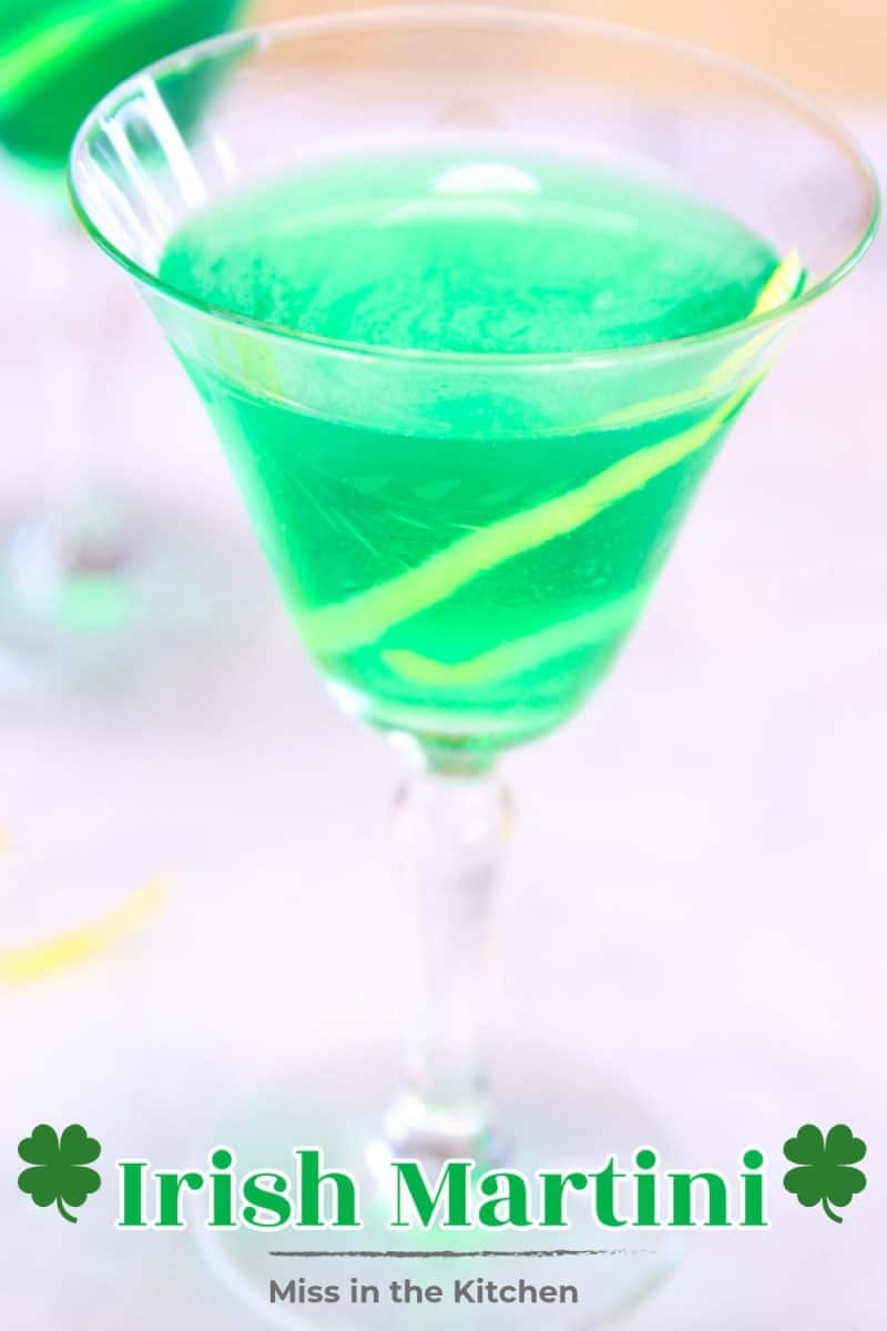 green Irish Martini cocktail - text overlay.