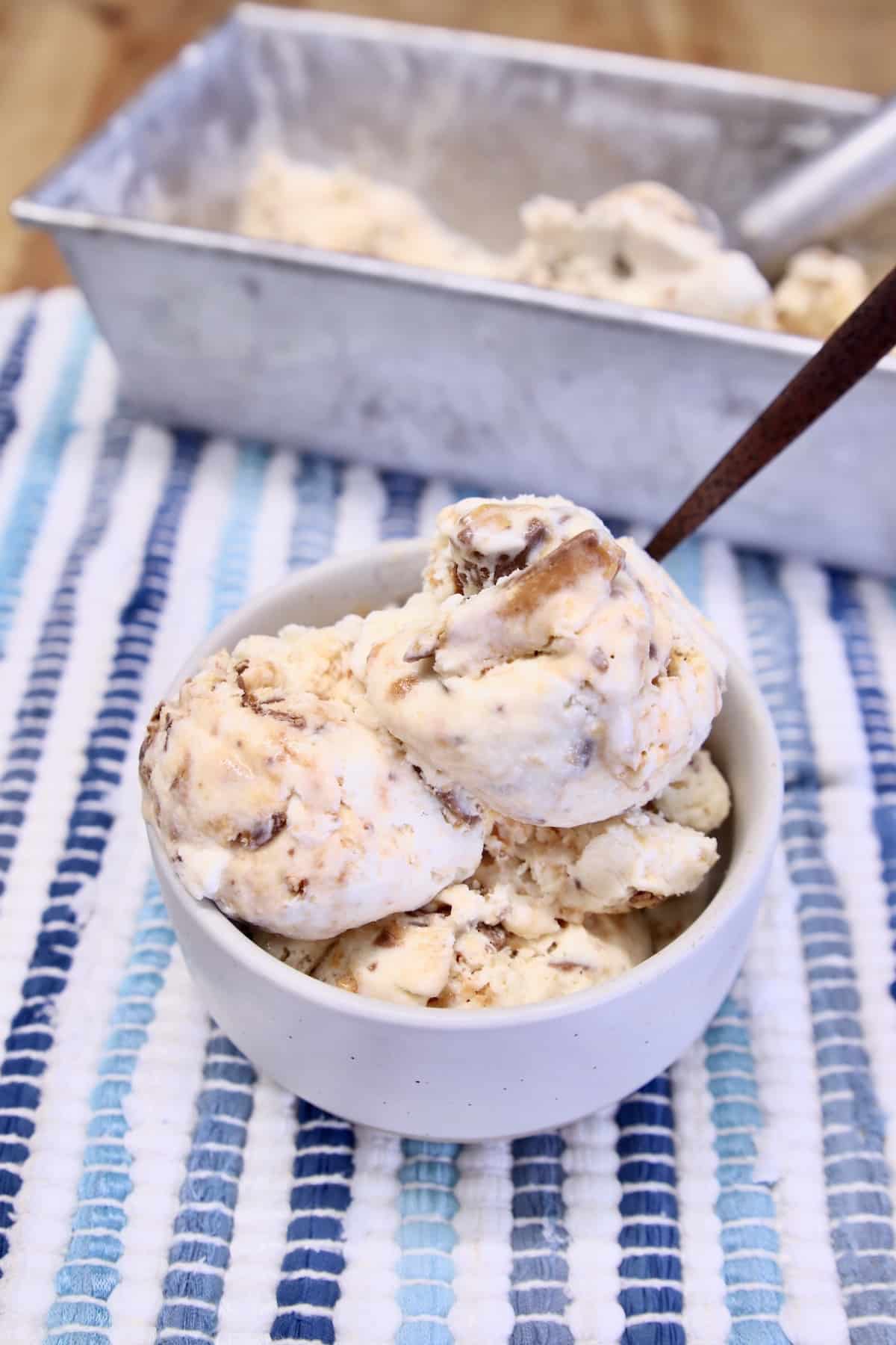 Butterfinger Ice Cream in a bowl.