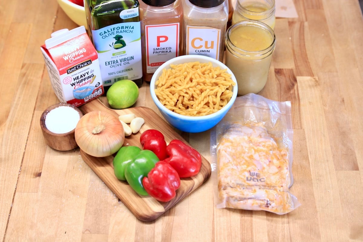 Ingredients for chicken fajita pasta.