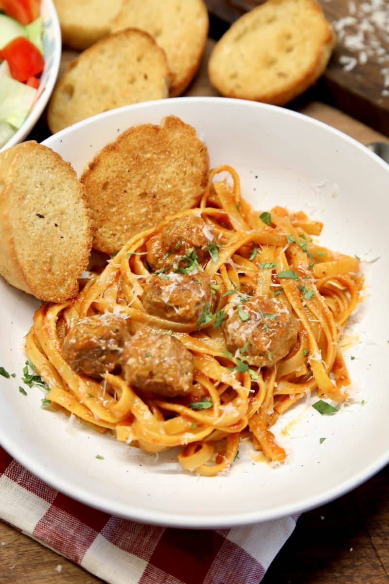 Easy Spaghetti And Meatballs One Pan 30 Minute Recipe Miss In The