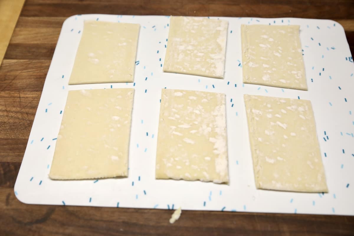 Puff pastry cut into 6 rectangles.