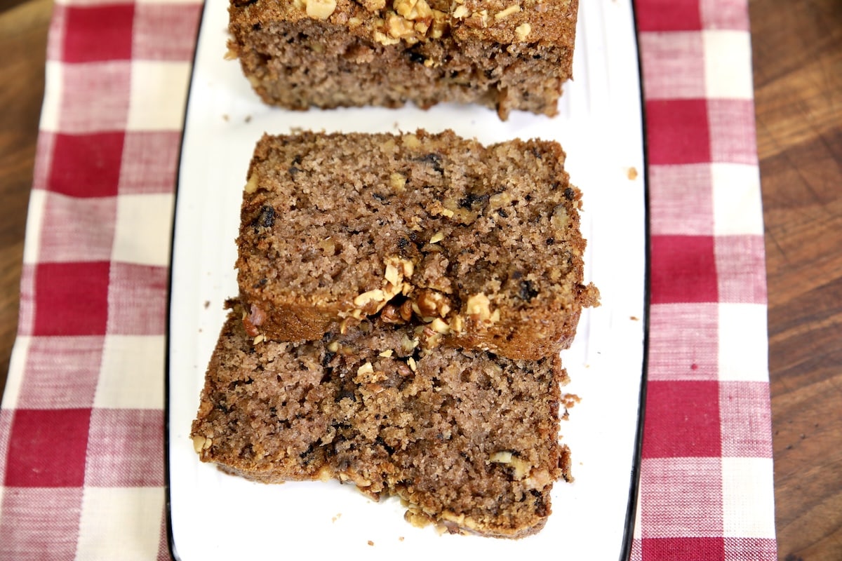 Spiced walnut bread slices.