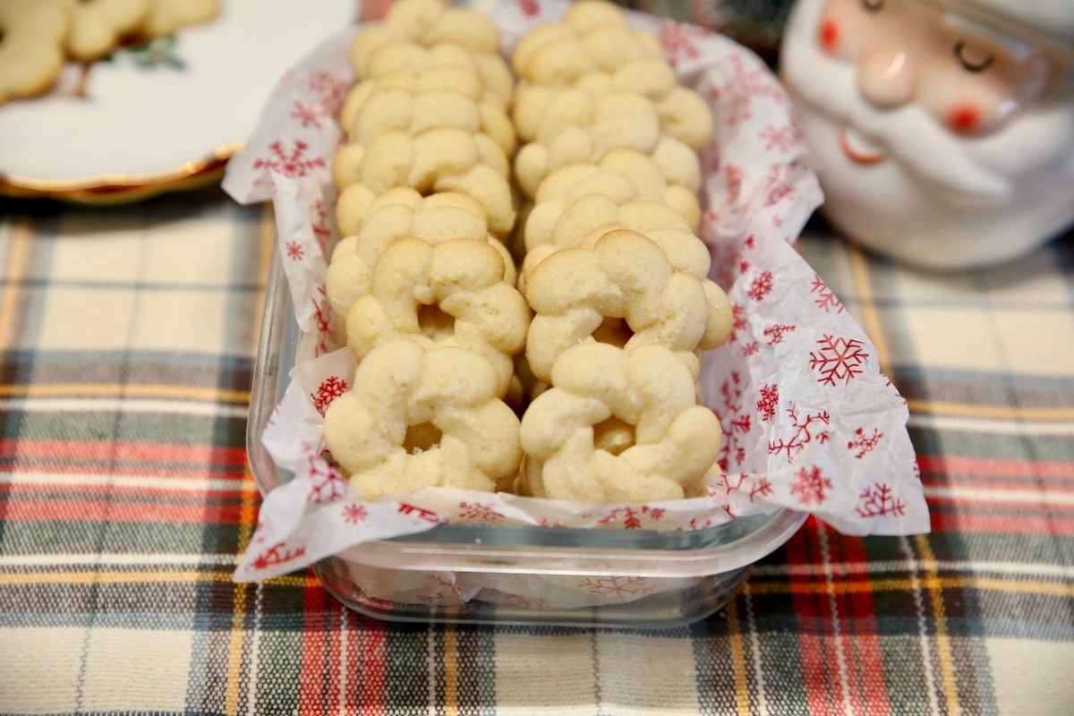 How To Store Spritz Cookies