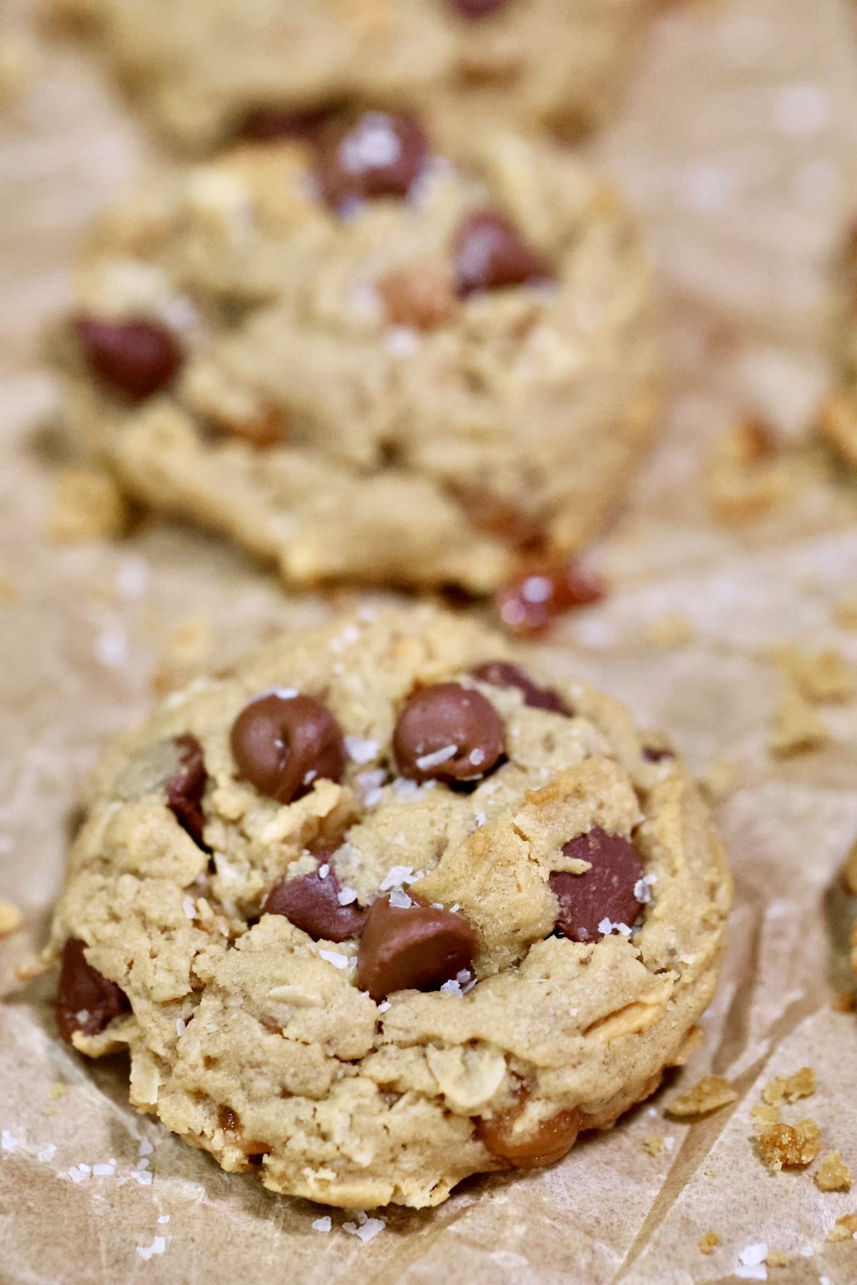 Chocolate chip caramel peanut butter oatmeal cookies. Oatmeal peanut butter chocolate chip caramel cookies.
